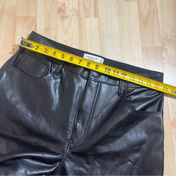 Abercrombie & Fitch Curvy Love Vegan Leather 90s Straight Pant Black Size 32 NWT - Picture 5 of 9